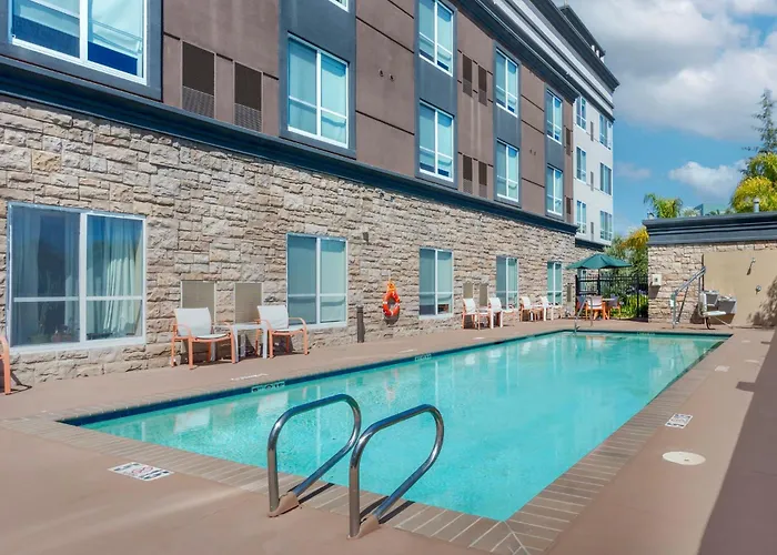 Holiday Inn & Suites Oakland - Airport By Ihg